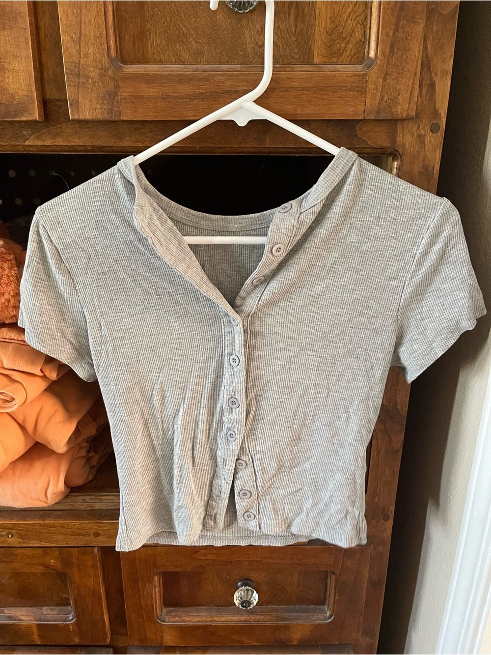 Striped Short-Sleeve Button Crop Top - Light Gray